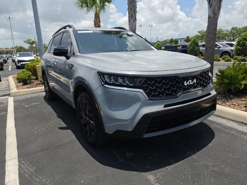 Certified 2022 Kia Sorento S AWD/4WD image 3