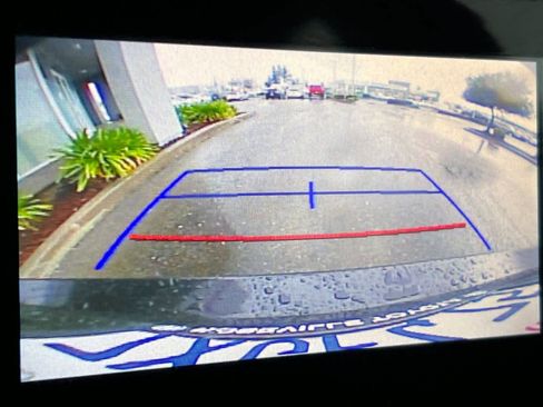 Used 2017 Toyota Corolla LE image 19