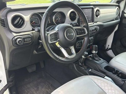 Used 2022 Jeep Wrangler Unlimited Sahara AWD/4WD image 17