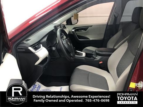 Used 2021 Toyota RAV4 XLE image 11