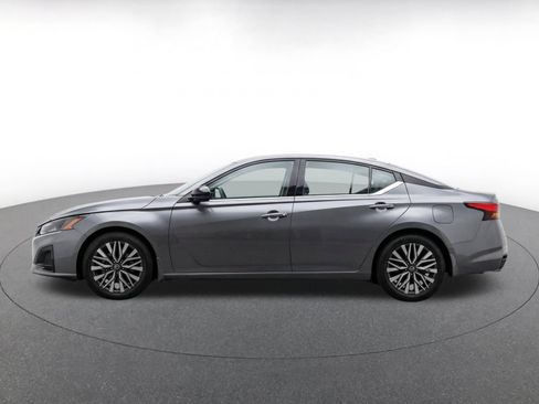 Used 2026 Nissan Altima 2.5 SV FWD image 4