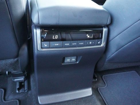 Certified 2024 Lexus GX 550 w/ Accessory Package (Z1) image 31