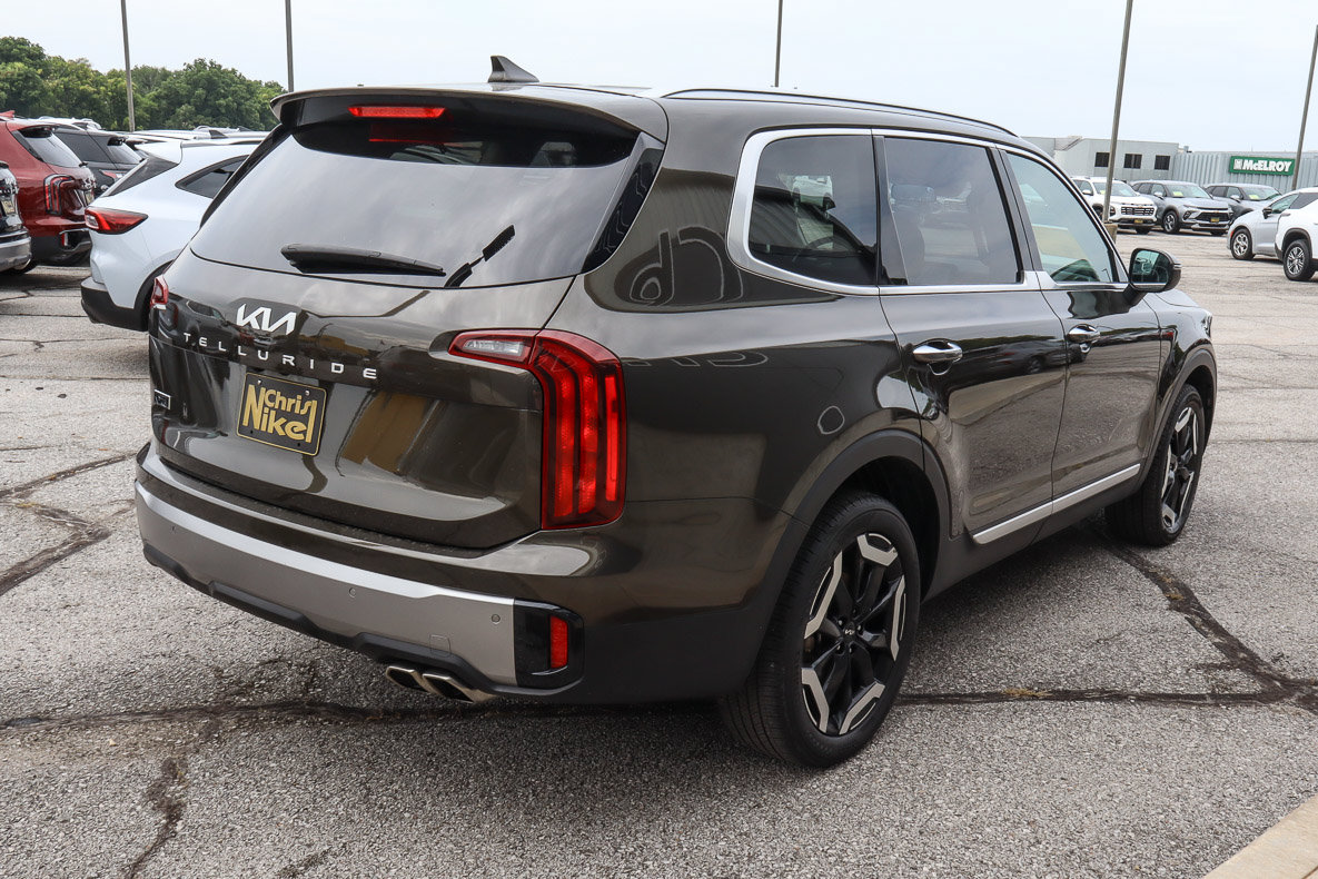 Used 2025 Kia Telluride S FWD image 4