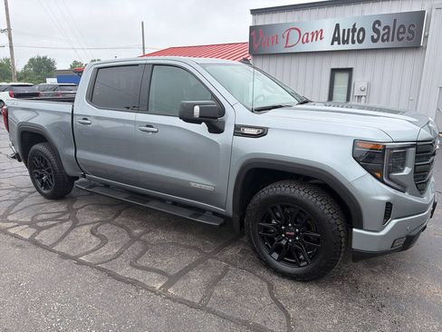 Used 2025 GMC Sierra 1500 Elevation w/ Elevation Premium Package AWD/4WD image 2