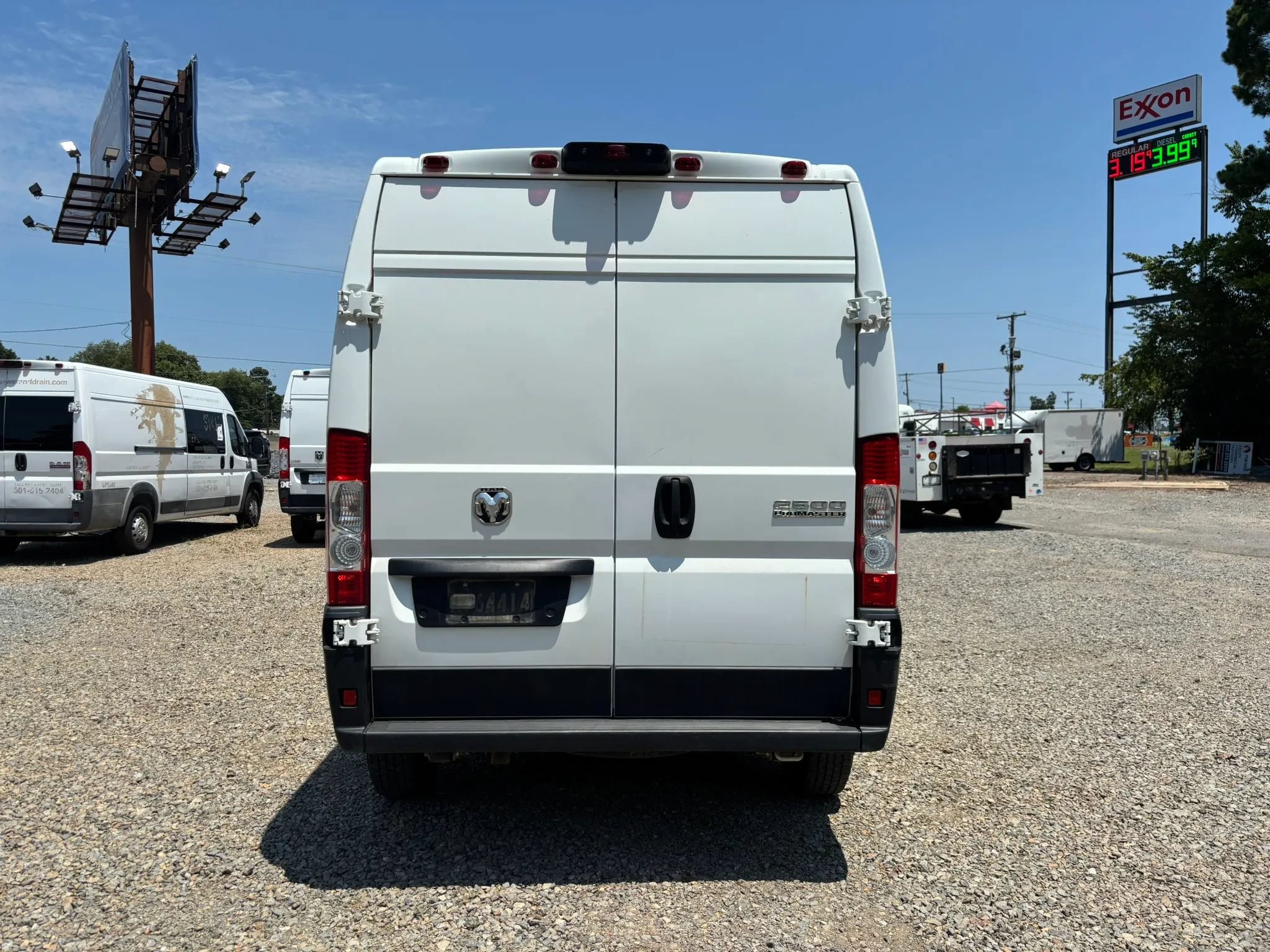 Used 2025 RAM ProMaster 2500 w/ Convenience Group FWD image 3