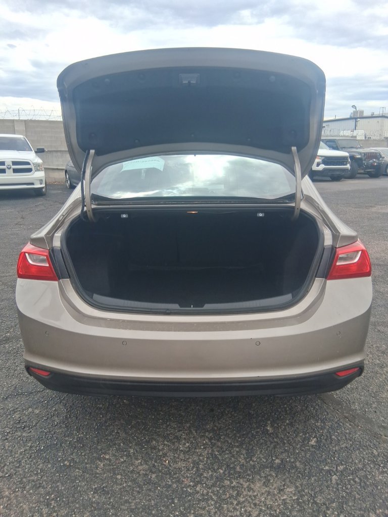 Used 2024 Chevrolet Malibu LT FWD image 9