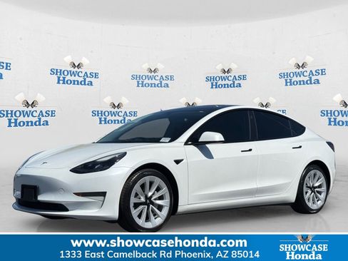 Used 2023 Tesla Model 3 Standard Range image 1