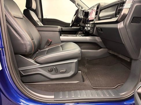 New 2026 Ford F250 Lariat w/ Black Appearance Package image 27