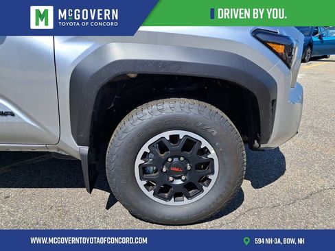 Used 2025 Toyota Tacoma TRD Off-Road AWD/4WD image 9