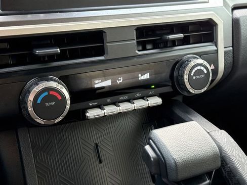 Used 2024 Toyota Tacoma SR5 AWD/4WD image 24