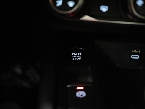Used 2025 Nissan Kicks SV FWD image 21