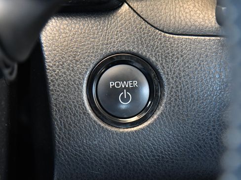 Used 2025 Toyota Camry SE FWD image 31