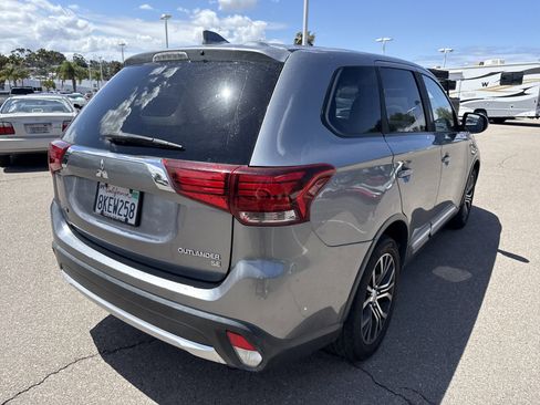 Used 2017 Mitsubishi Outlander SE FWD image 5