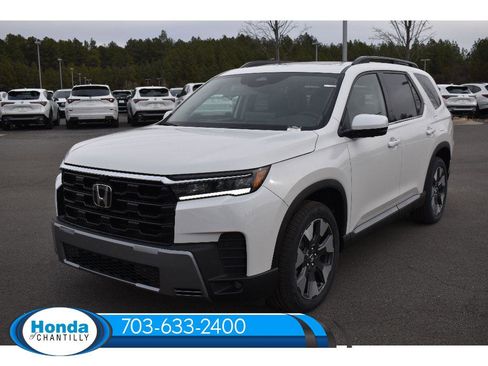 New 2026 Honda Pilot Touring image 3