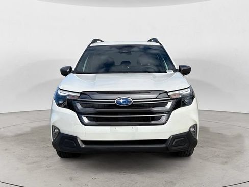 Used 2025 Subaru Forester Premium AWD/4WD image 2