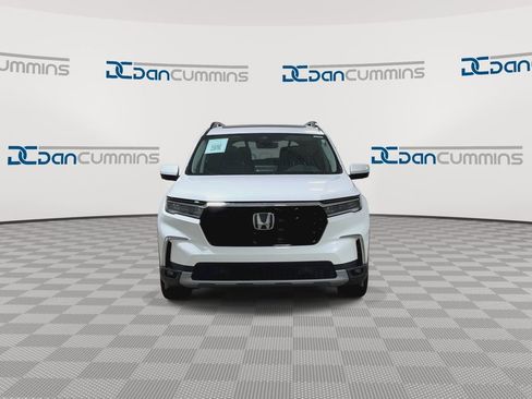 Used 2023 Honda Pilot Elite image 3