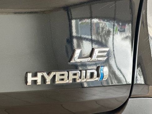 Certified 2024 Toyota Sienna LE image 28