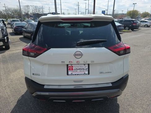 Used 2023 Nissan Rogue SL w/ SL Premium Package image 6