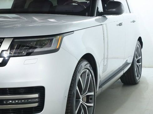 Certified 2023 Land Rover Range Rover SE image 13