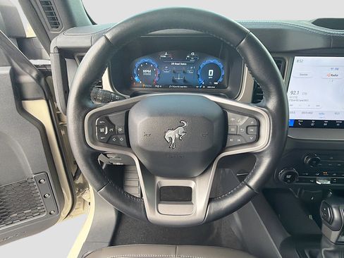 Used 2025 Ford Bronco Outer Banks AWD/4WD image 39