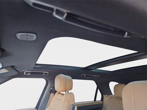 Used 2023 Land Rover Range Rover Sport SE image 33