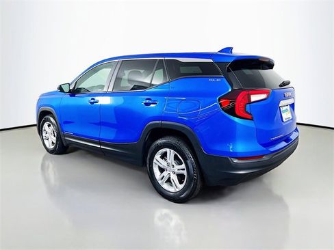 Used 2024 GMC Terrain SLE image 7