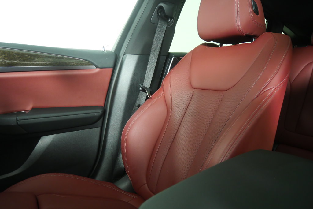 Certified 2025 BMW X4 xDrive30i w/ Premium Package AWD/4WD image 25