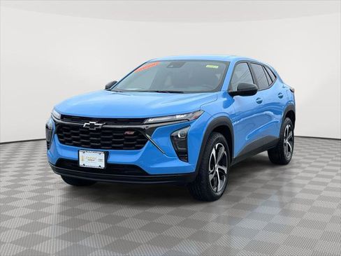 Used 2024 Chevrolet Trax RS w/ Driver Confidence Package image 3