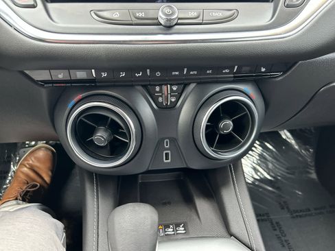 Used 2023 Chevrolet Blazer LT w/ Convenience Package image 17