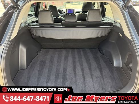Used 2024 Toyota RAV4 XLE Premium image 31