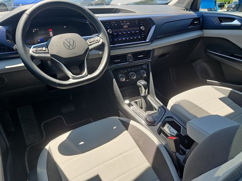 Certified 2023 Volkswagen Taos SE w/ Panoramic Sunroof Package AWD/4WD image 28