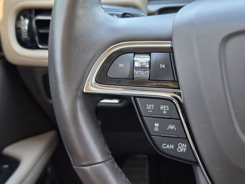 Used 2023 Lincoln Nautilus Reserve w/ Equipment Group 201A image 28