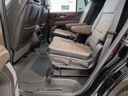 Used 2026 GMC Yukon Denali Ultimate AWD/4WD image 12
