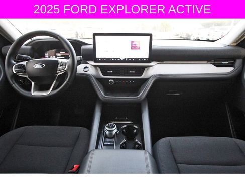 Used 2025 Ford Explorer Active RWD image 11