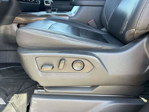 Used 2022 Chevrolet Silverado 1500 RST w/ Convenience Package II AWD/4WD image 19