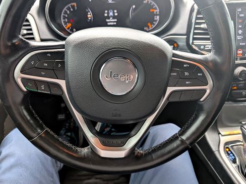 Used 2020 Jeep Grand Cherokee Altitude image 10