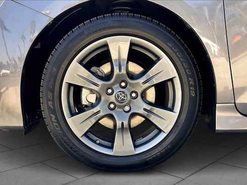 Certified 2020 Toyota Sienna SE Premium image 10