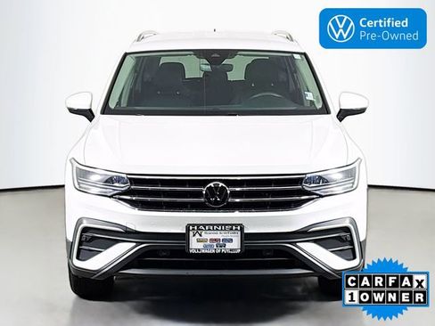 Used 2022 Volkswagen Tiguan SE image 2