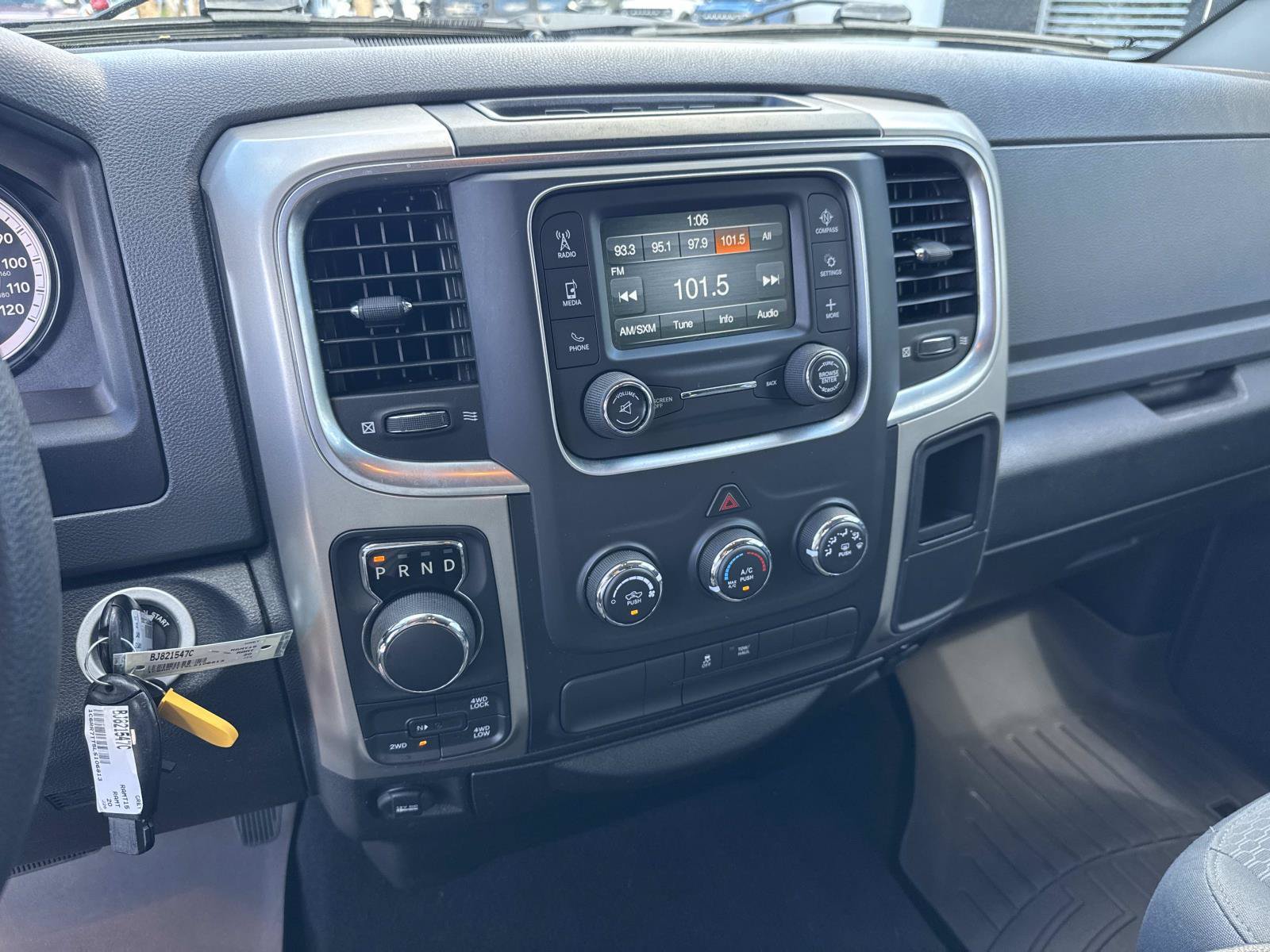 Used 2020 RAM 1500 Classic SLT AWD/4WD image 23