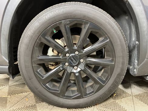 Used 2023 Toyota Highlander L image 11