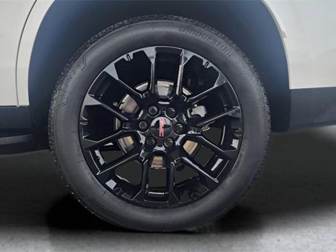 Used 2023 GMC Yukon SLT image 10