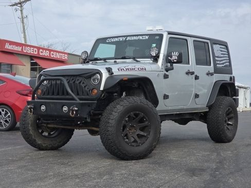 Used 2012 Jeep Wrangler Unlimited Rubicon image 2