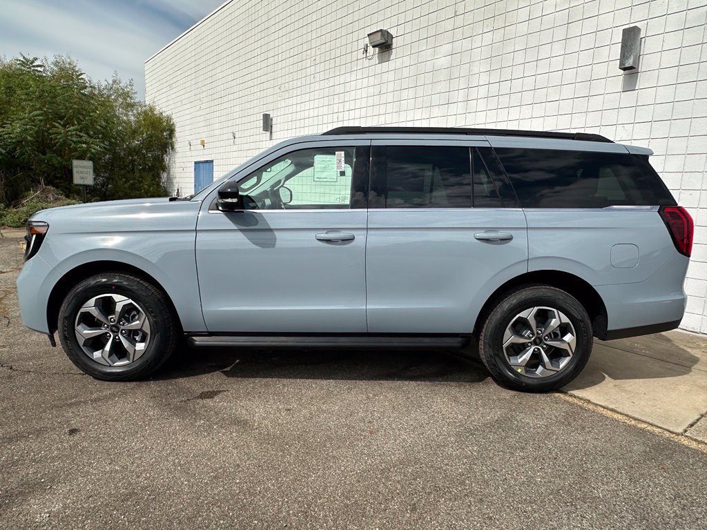 New 2027 Ford Expedition Active AWD/4WD image 2