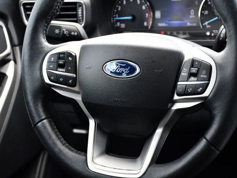 Used 2022 Ford Explorer XLT w/ Equipment Group 202A image 21