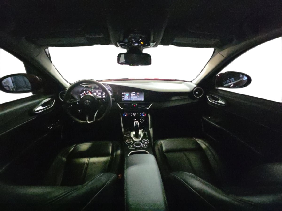 Used 2020 Alfa Romeo Giulia AWD w/ Cold Weather Package image 17
