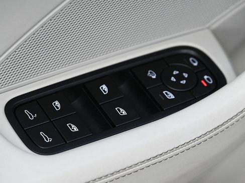 Used 2023 Porsche Panamera GTS image 41