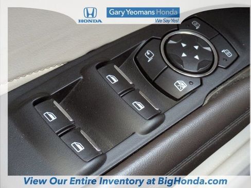 Used 2019 Lincoln MKC Select w/ Select Plus Package image 24