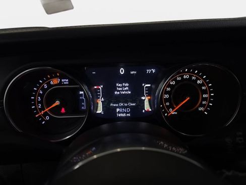 Used 2018 Jeep Wrangler Unlimited Sahara w/ LED Lighting Group AWD/4WD image 19