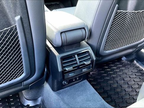 Used 2025 Audi Q3 2.0T Premium w/ Convenience Package image 10