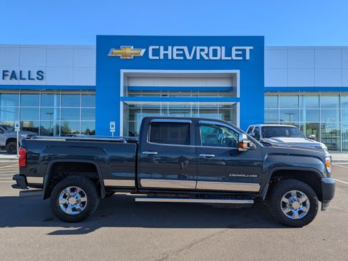 Used 2017 GMC Sierra 3500 Denali w/ Duramax Plus Package AWD/4WD image 38